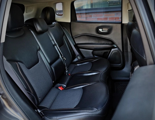 Jeep Compass cena 97900 przebieg: 49000, rok produkcji 2019 z Skawina małe 562